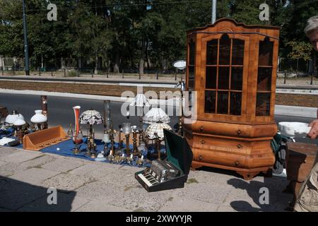 Bazar na Kole mit antiken Ständen aller Arten von gebrauchten Gemälden, Büchern, Fotografien, Besteck, Haushaltsgeräten, altes Spielzeug, gebrauchte Kleidung Stockfoto