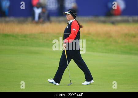 August 2024; Old Course in St Andrews, St Andrews, Fife, Schottland; AIG Womens Open Golf, Übungstag 3; Yani Tseng aus Taiwan auf dem ersten Green des Old Course, St Andrews Links während einer Übungsrunde bei den AIG Women's Open Stockfoto