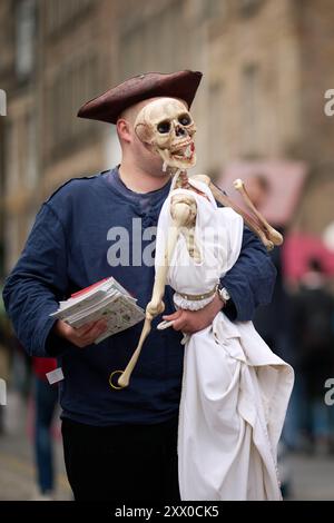 Edinburgh Schottland, Vereinigtes Königreich 21. August 2024. Straßenleben auf der Royal Mile während des Edinburgh Festivals. Credit sst/alamy Live News Stockfoto