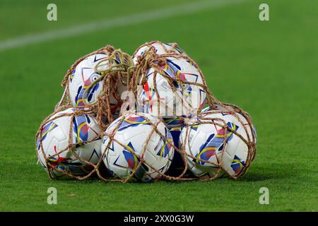 Offizielle Bälle Serie A 2024–2025 während des Spiels US Lecce gegen Atalanta BC, italienische Fußball Serie A in Lecce, Italien, 19. August 2024 Stockfoto