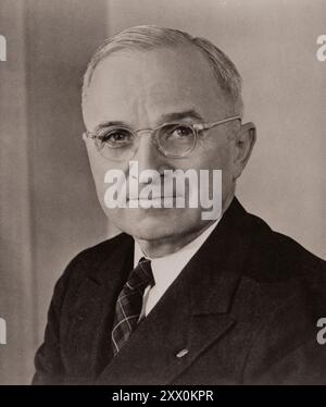 Frühe offizielle Porträt von Präsident Harry S. Truman. November 1945 Stockfoto