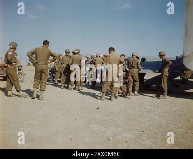 2. Weltkrieg Infanteristen, bereit zum Start, irgendwo in Italien. 1944-1945 Stockfoto