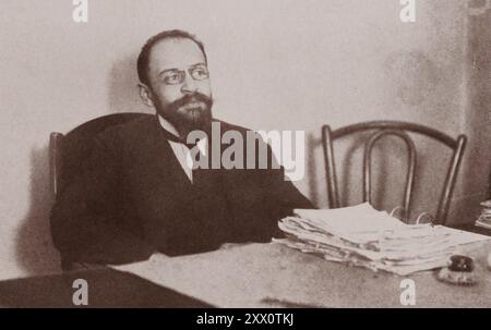 Vintage-Foto von Adolph Joffe. Botschafter der Sowjetrepublik in Berlin. 1917-1919 Adolph Abramowitsch Joffe (1883–1927) war ein russischer Revolutionär, bolschewistischer Politiker und sowjetischer Diplomat karaitischer Abstammung. Stockfoto