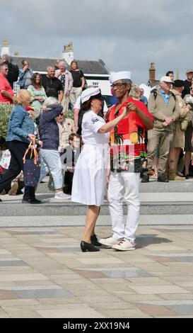 Dancing on the Mussel Tank, Lytham Green, Lytham St Annes, Lancashire, Vereinigtes Königreich, Europa am Sonntag, 18. August 2024. Stockfoto