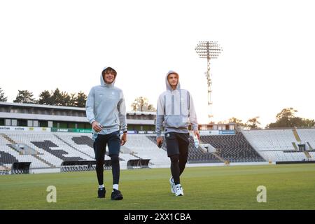 Belgrad, Serbien. August 2024. Gents Franck Surdez und Gents Matias Fernandez-Pardo wurden am Mittwoch, den 21. August 2024, bei einer Inspektion des Spielfeldes der belgischen Fußballmannschaft KAA Gent in Belgrad, Serbien, dargestellt. Das Team bereitet sich auf das morgige Spiel gegen den serbischen FK Partizan Belgrad vor, in der ersten Etappe der Play-offs für die UEFA Conference League. BELGA FOTO NIKOLA KRSTIC Credit: Belga Nachrichtenagentur/Alamy Live News Stockfoto