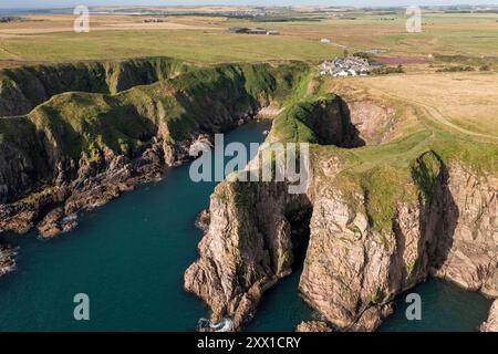 Bullers of Buchan Coast nahe Cruden Bay, Aberdeenshire, Schottland, Großbritannien. Stockfoto