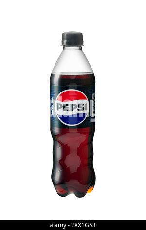 Chisinau, MOLDAU - 20. August 2024: Flasche Pepsi Zero, 300 ml. Transparente Kunststoffflasche isoliert auf weißem Hintergrund. Mit Beschneidungspfad Stockfoto