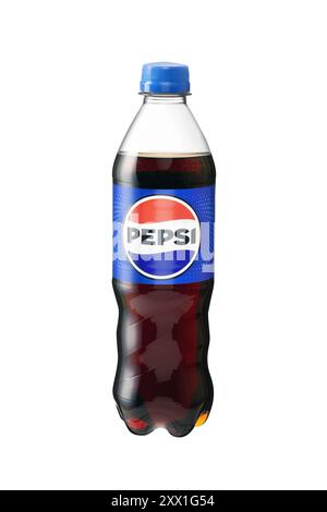 Chisinau, MOLDAWIEN - 20. August 2024: Pepsi transparente Plastikflasche isoliert auf weißem Hintergrund. Mit Beschneidungspfad Stockfoto