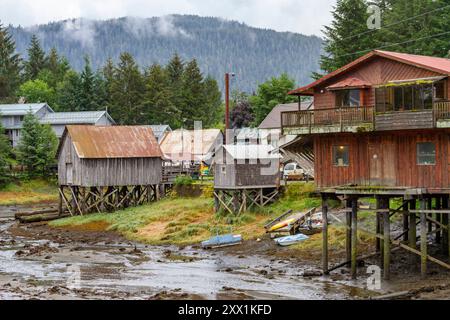 Blick von der Fischerstadt Petersburg auf Mitkof Island bei Ebbe, Südost-Alaska, Pazifik, Vereinigte Staaten von Amerika, Nordamerika Stockfoto