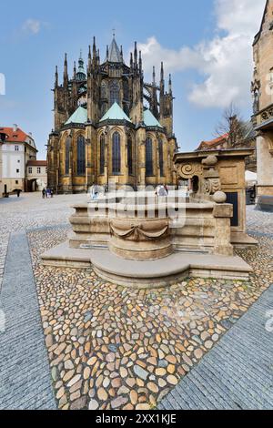 Prager Burg, gotische Metropolitankirche der Heiligen Veit, Wenzel und Adalbert, UNESCO-Weltkulturerbe, Prag, Tschechien (Tschechien) Stockfoto