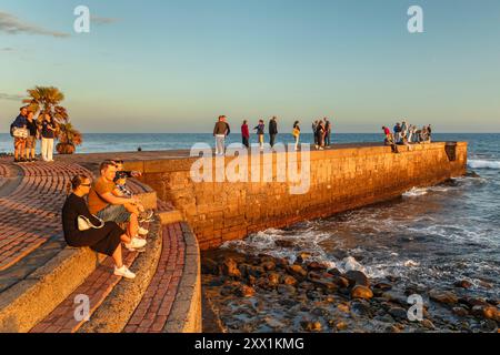 Sonnenuntergang an der Promenade Paseo de Meloneras, Maspalomas, Gran Canaria, Kanarische Inseln, Spanien, Atlantik, Europa Stockfoto