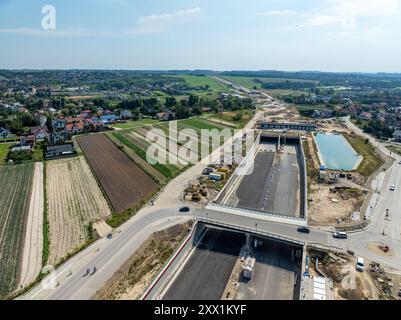 Tunnel im nördlichen Teil der Umgehungsstraße um Krakau, die in der Nähe der Zielonki-Kreuzung an der S52 gebaut wird, um die A4 mit der S7 zu verbinden. Status in Stockfoto