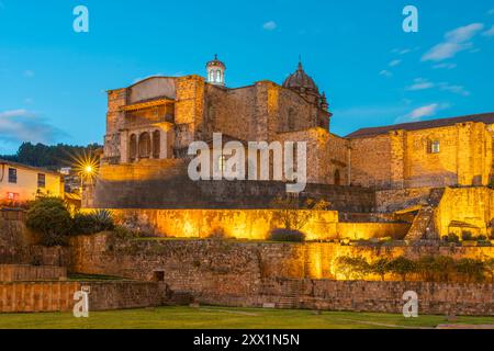 Coricancha und Kloster Santo Domingo bei Dämmerung, UNESCO-Weltkulturerbe, Cusco (Cuzco), Provinz Cusco, Region Cusco, Peru, Südamerika Stockfoto