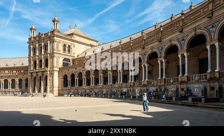 Detail der Plaza de Espana, ein architektonisches Ensemble und größtes Gebäude der Iberoamerikanischen Ausstellung von 1929, Maria Luisa Park, Sevilla Stockfoto