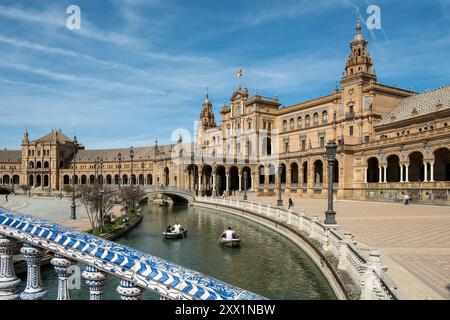 Detail der Plaza de Espana, ein architektonisches Ensemble und größtes Gebäude der Iberoamerikanischen Ausstellung von 1929, Maria Luisa Park, Sevilla Stockfoto