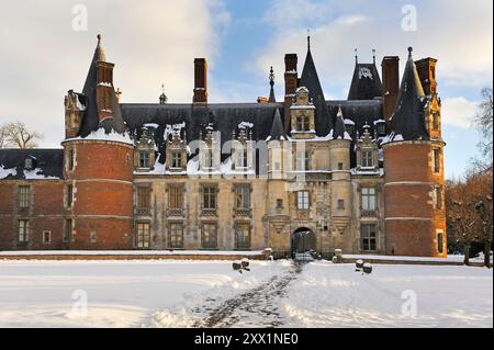 Chateau de Maintenon im Schnee, Departement Eure-et-Loir, Region Centre-Val-de-Loire, Frankreich, Europa Stockfoto