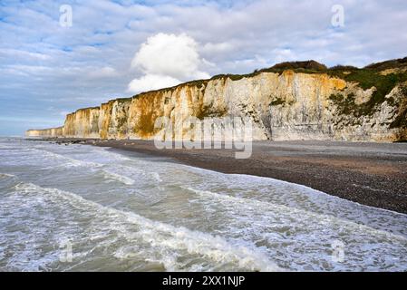 Klippen in Veules-les-Roses, Vaucottes Hanging Valley, seine-Maritime Département, Normandie, Frankreich, Europa Stockfoto