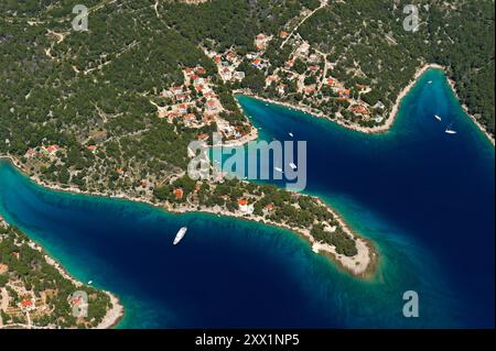 Luftaufnahme der Gegend um Milna, Insel Brac, Kroatien, Südosteuropa Stockfoto