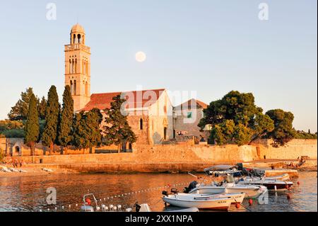 Franziskanerkloster und Kirche unserer Lieben Frau von Gnade, Stadt Hvar, Insel Hvar, Kroatien, Südosteuropa Stockfoto