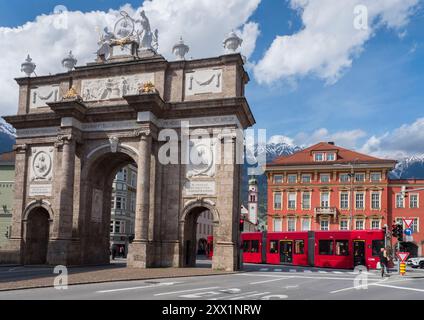 Triumphpforte (Triumphbogen), Altstadt, Innsbruck, Tirol, Österreich, Europa Stockfoto