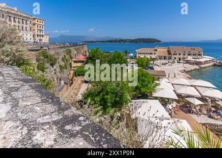 Blick auf Faliraki Korfu in Korfu Stadt, Korfu, Ionisches Meer, griechische Inseln, Griechenland, Europa Stockfoto