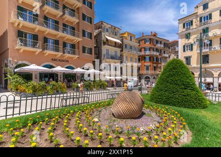 Blick auf Restaurants und Bars in Pot Throw (Botides), Korfu Stadt, Korfu, Ionisches Meer, griechische Inseln, Griechenland, Europa Stockfoto