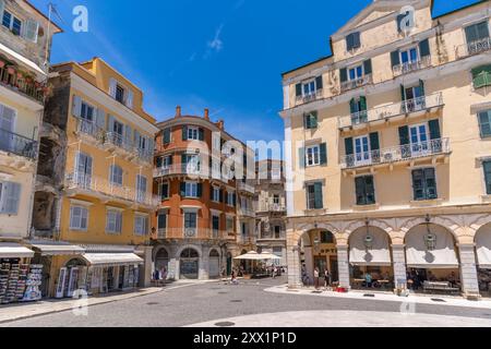 Blick auf Pentophanaro (fünf Lampen) in Place Theotoki, Korfu Stadt, Korfu, Ionisches Meer, griechische Inseln, Griechenland, Europa Stockfoto