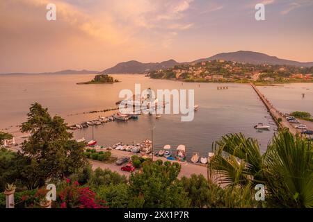 Blick auf das Heilige Kloster Panagia Vlacherna, Korfu, Ionisches Meer, griechische Inseln, Griechenland, Europa Stockfoto