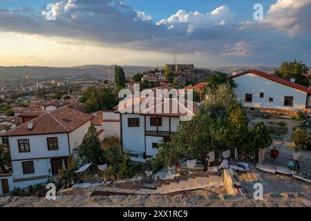 Ankara, Türkei - 11. August 2024: Die Burg Ankara ist eine historische Festung in der Stadt Ankara, Türkei Stockfoto