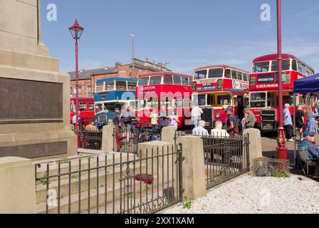 Klassischer britischer Bus im Ruhestand Stockfoto