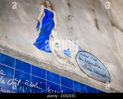 08 21 2024 - Paris, Frankreich. Mauer der Liebe in Montmartre Paris. Ich liebe dich steht in allen internationalen Sprachen drauf Stockfoto