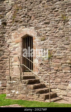 White Castle, oder Llantilio Castle, ist eine Burgruine in der Nähe des Dorfes Llantilio Crossenny in Monmouthshire, Südwales Stockfoto