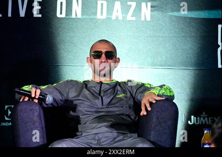 Mexiko-Stadt, Ciudad de Mexico, Mexiko. August 2024. Boxer John Gotti III. Sprach während einer Pressekonferenz vor dem Kampf von Floyd Mayweather Jr gegen John Gotti III. (Kreditbild: © Carlos Tischler/OKULARBOGEN via ZUMA Press Wire) NUR REDAKTIONELLE VERWENDUNG! Nicht für kommerzielle ZWECKE! Stockfoto