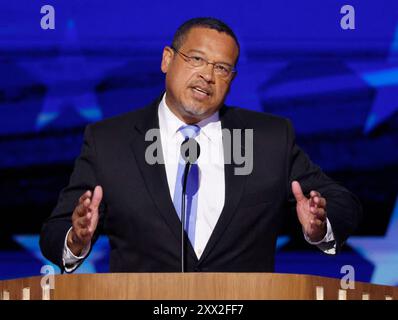 Chicago, Usa. August 2024. Der US-amerikanische Staatsanwalt Keith Ellison spricht am Mittwoch, den 21. August 2024, auf der Democratic National Convention 2024 im United Center in Chicago, Illinois. Das Thema des dritten Tages lautet „Ein Kampf für unsere Freiheiten“. Foto: Tannen Maury/UPI Credit: UPI/Alamy Live News Stockfoto