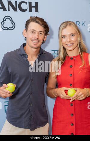 New York, USA. August 2024. Die Tennissportler Katie Boulter und Alex de Minaur nehmen am 21. august 2024 im Park Terrace Hotel in New York an einem Podiumsgespräch mit Kathy Buccio Teil. (Foto: Lev Radin/SIPA USA) Credit: SIPA USA/Alamy Live News Stockfoto