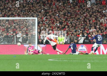 Argentinien. August 2024. Buenos Aires, 21.08.2024: Of feiert sein Tor während des Spiels um die 16. Runde des Libertadores Cup im Mas Monumental Stadium ( Credit: Néstor J. Beremblum/Alamy Live News) Stockfoto