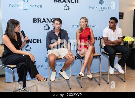 Die Tennissportler Katie Boulter, Arthur Fils und Alex de Minaur im Gespräch mit Kathy Buccio im Park Terrace Hotel in New York am 21. august 2024 Stockfoto