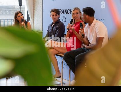 Die Tennissportler Katie Boulter, Arthur Fils und Alex de Minaur im Gespräch mit Kathy Buccio im Park Terrace Hotel in New York am 21. august 2024 Stockfoto