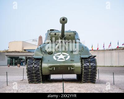 Utah Beach, Frankreich: 19. August 2024: Panzer der US-Armee aus dem Zweiten Weltkrieg in Utah Beach, Normandie, Frankreich Stockfoto