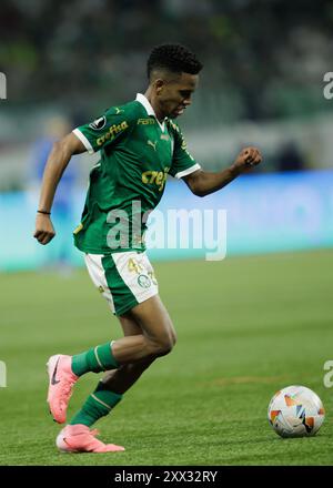 Sao Paulo, Brasilien. August 2024. Fußball - Libertadores Cup - Palmeiras gegen Botafogo - Allianz Parque Stadium. Palmeiras’s Estêvão in Action The Match Credit: Vilmar Bannach/Alamy Live News Stockfoto