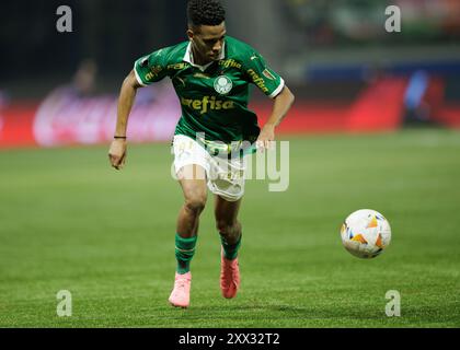 Sao Paulo, Brasilien. August 2024. Fußball - Libertadores Cup - Palmeiras gegen Botafogo - Allianz Parque Stadium. Palmeiras’s Estêvão in Action The Match Credit: Vilmar Bannach/Alamy Live News Stockfoto