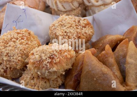 Traditioneller marokkanischer Kuchen in einem Restaurant in Rabat, Marokko Stockfoto