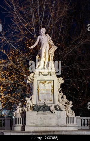 Mozart Statue in Wien, Österreich Stockfoto