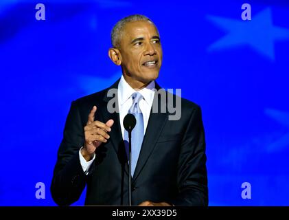 Chicago, Vereinigte Staaten Von Amerika. August 2024. Der ehemalige US-Präsident Barack Obama hält am Dienstag, den 20. August 2024, auf der Demokratischen Nationalversammlung 2024 in Chicago, Illinois, USA, im United Center eine Rede. Das Thema des Kongresses lautet: „Eine kühne Vision für Amerikas Zukunft. „Guthaben: Ron Sachs/CNP/SIPA USA für NY Post (EINSCHRÄNKUNG: NO Daily Mail. KEINE New York oder New Jersey Zeitungen oder Zeitungen im Umkreis von 75 Meilen um New York City.) Quelle: SIPA USA/Alamy Live News Stockfoto