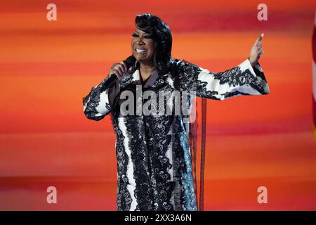 New York City. August 2024. Patti LaBelle tritt auf der Democratic National Convention 2024 in Chicago, Illinois, USA, am Dienstag, den 20. August 2024 im United Center auf. Das Thema des Kongresses ist „Eine fette Vision für die Zukunft Americas. Credit: Ron Sachs/CNP für NY Post (RESTRICTION: NO Daily Mail. KEINE New York oder New Jersey Zeitungen oder Zeitungen im Umkreis von 75 Meilen um New York City.) Quelle: dpa/Alamy Live News Stockfoto