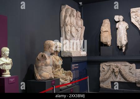 Selcuk, Izmir, Türkei - 5. Juli 2024: Das Archäologische Museum von Ephesus in Selcuk, Izmir, wo das Modell des Artemis-Tempels ausgestellt wird Stockfoto