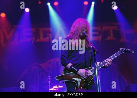 Irving, Usa. August 2024. Dave Mustaine, Gitarrist und Sänger der US-amerikanischen Thrash-Metal-Band Megadeth, tritt am 20. August 2024 auf der Megadeth-Tour Destroy All Enemies in der Toyota Music Factory in Irving, Texas, USA. (Foto: Javier Vicencio/Eyepix Group) (Foto: Eyepix/NurPhoto) Credit: NurPhoto SRL/Alamy Live News Stockfoto