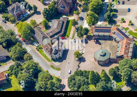 Luftbild, Rathaus und Stadtverwaltung, Polizeiinspektion Dinslaken Aussenstelle Schermbeck, Seniorenzentrum Franziska Schervier Haus, Schermbeck, Ruhrgebiet, Nordrhein-Westfalen, Deutschland ACHTUNGxMINDESTHONORARx60xEURO *** Stockfoto