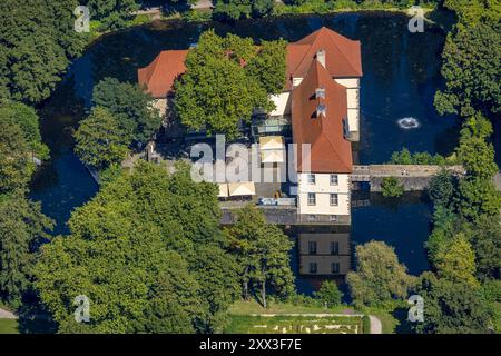 Luftbild, Schloss Strünkede Wasserschloss mit Schloßgarten, Baukau, Herne, Ruhrgebiet, Nordrhein-Westfalen, Deutschland ACHTUNGxMINDESTHONORARx60xEURO *** Luftansicht Schloss Strünkede Wasserschloss mit Schlosspark, Baukau, Herne, Ruhrgebiet, Nordrhein-Westfalen, Deutschland ATTENTIONxMINDESTHONORARx60xEURO Stockfoto