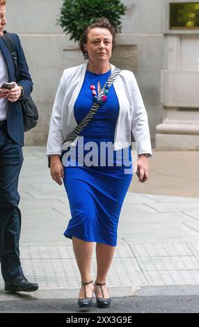 London, England, Großbritannien. August 2024. Die Ministerin für Schulstandards CATHERINE MCKINNELL ist in Westminster zu sehen, als sie in Frühstücks- und Radiosendungen auftritt. (Kreditbild: © Tayfun Salci/ZUMA Press Wire) NUR REDAKTIONELLE VERWENDUNG! Nicht für kommerzielle ZWECKE! Stockfoto